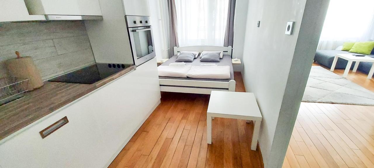 High White Apartments Belgrade Luaran gambar