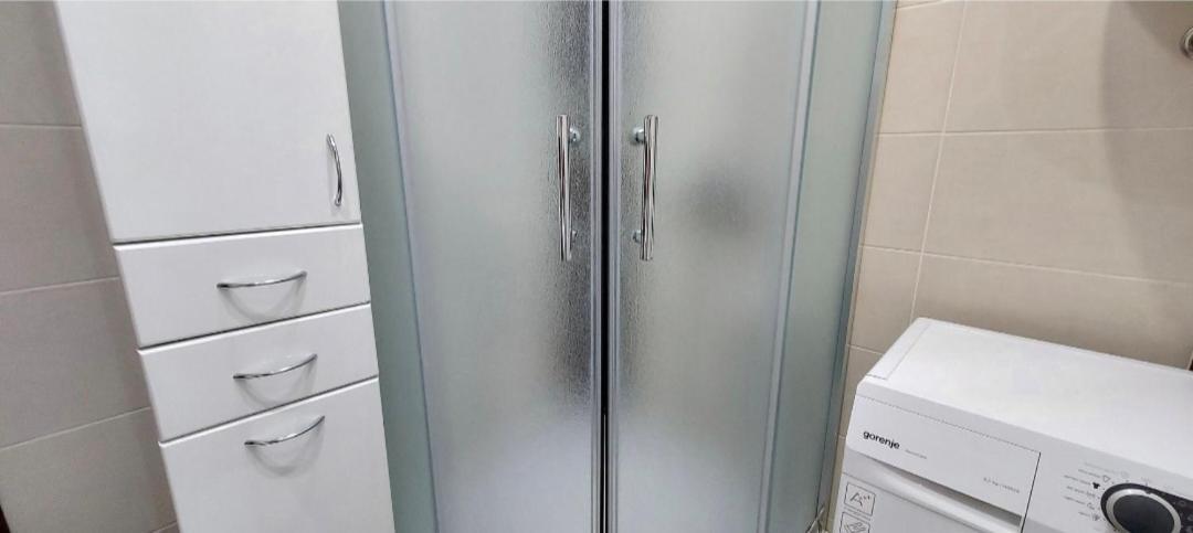 High White Apartments Belgrade Bilik gambar